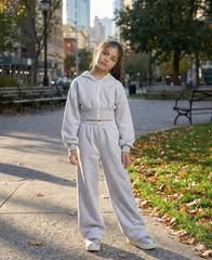 Sporting Nation Girls’ Premium Cropped Hoodie & Wide-Leg Jogger Set – Light Grey